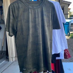 The Nike Tee LARGE DRI FIT NEW MEN